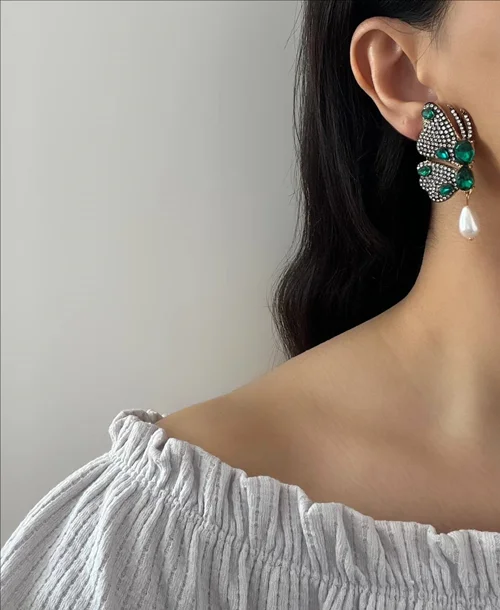 گوشواره جواهری سبز طرح پروانه