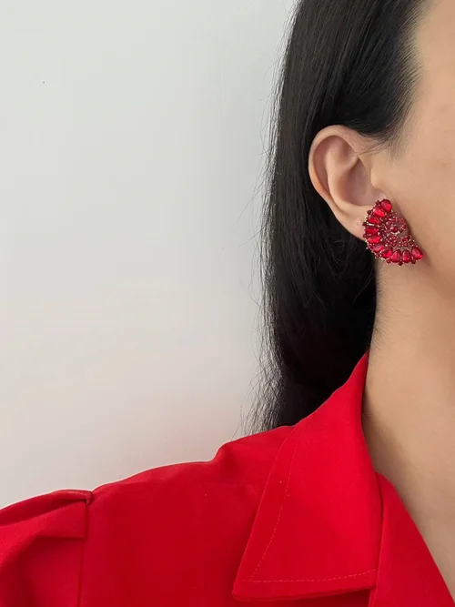 گوشواره جواهری قرمز طرح هالف