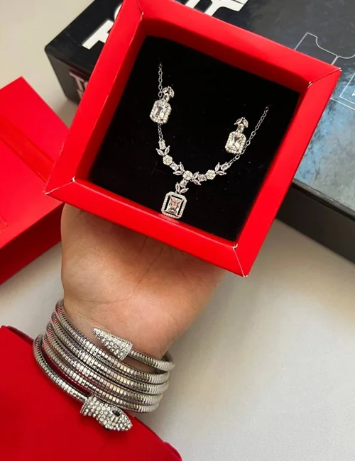 نیم ست جواهری طرح پیچک