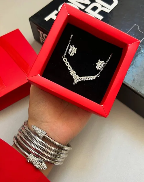 نیم ست جواهری  طرح وی مدرن