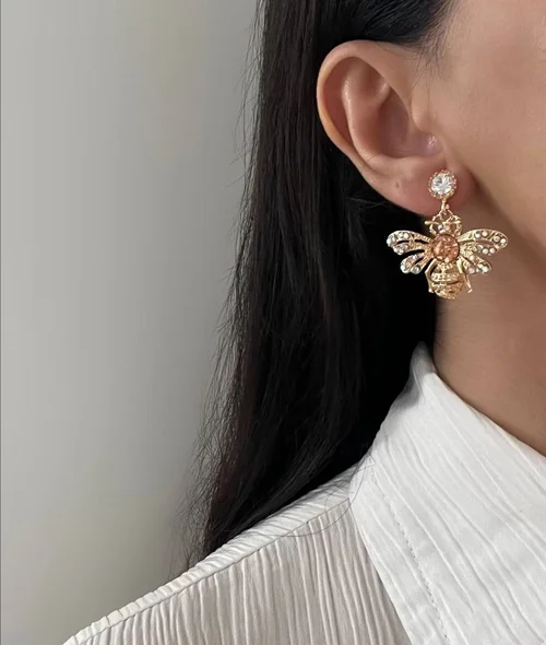 گوشواره آویزی طرح زنبور